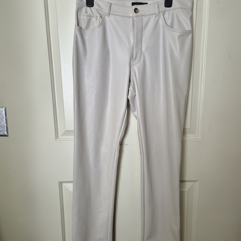Banana Republic Cream Leather Straight Leg Pants.Very Nice.